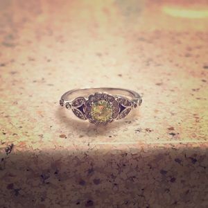 Yellow flower shape ring